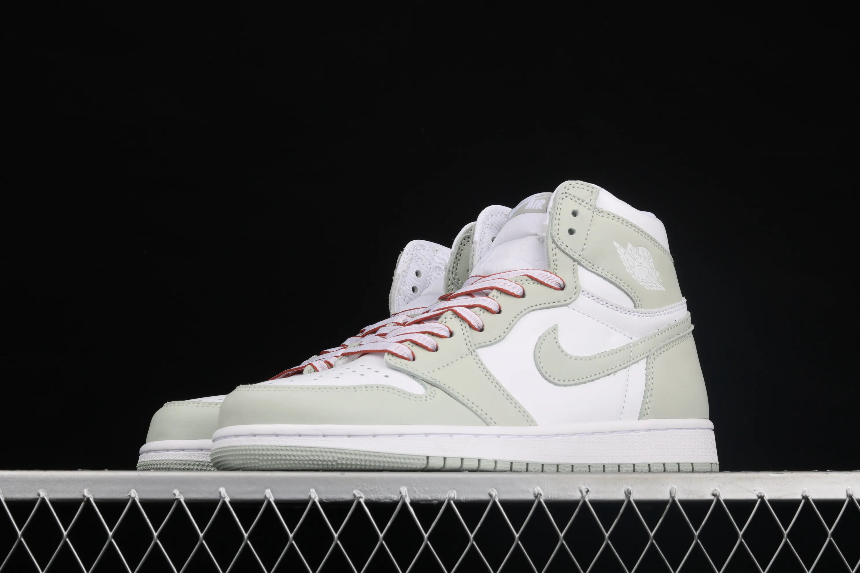 All categories Air Jordan Jordan series basketball shoes Air Jordan 1 High L version Air Jordan 1 Retro Hi AJ1 Joe 1 high top aqua blue CD0461-002